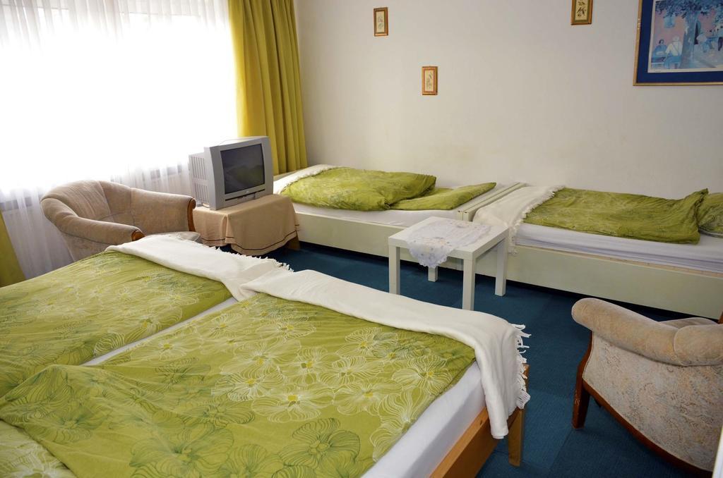 Hotel Ziegenhagen Colonia Habitación foto